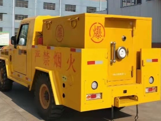 内丘凯龙爆破器材运输车：保障爆破任务的安全运行